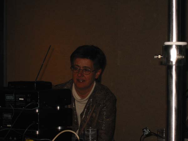 111-1176_IMG